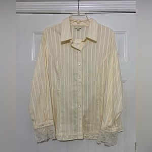 J.Jill Size Large Cream Blouse with Beautiful Lace Trim